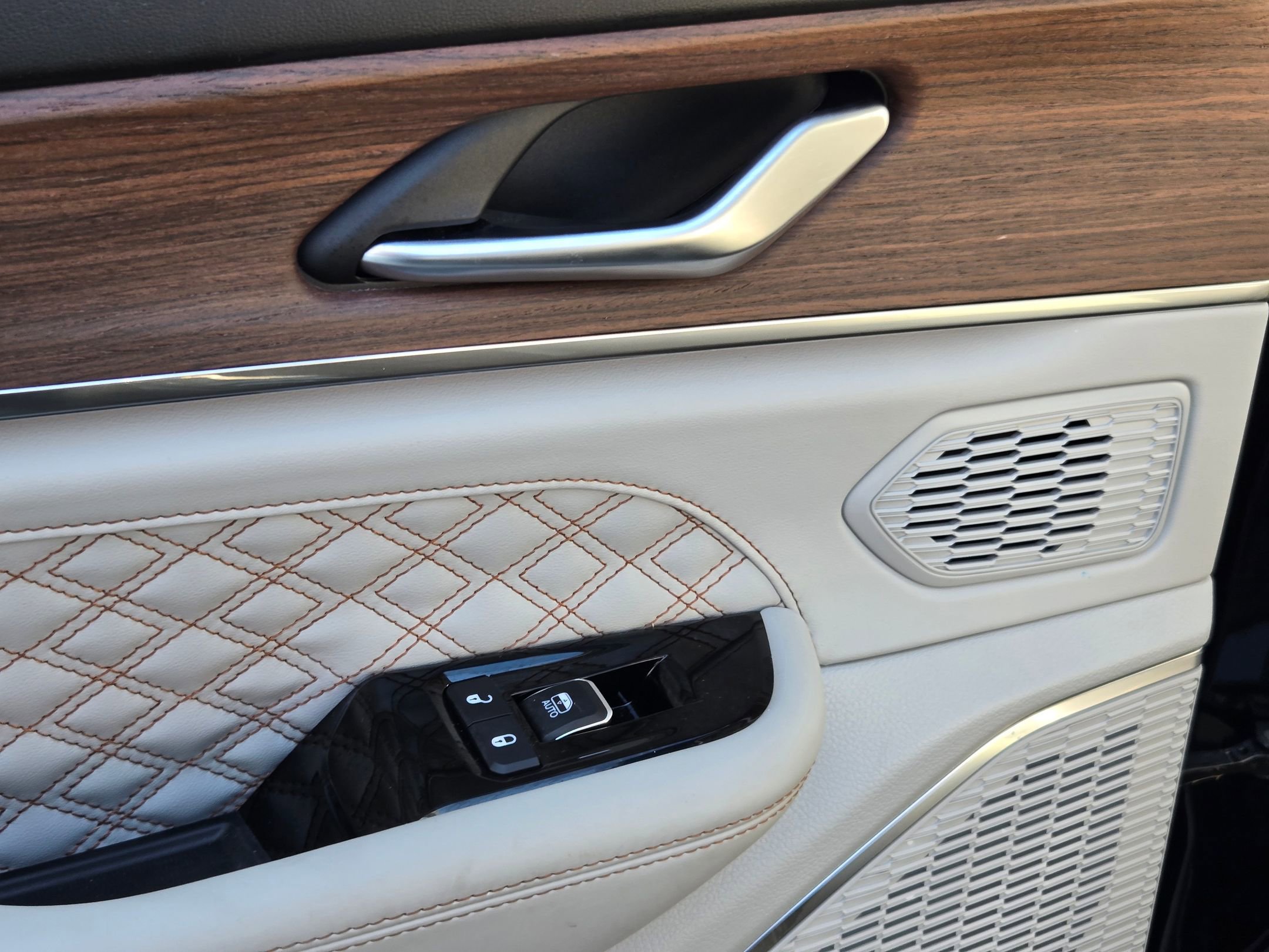 Used 2022 Jeep Grand Cherokee Summit image 27