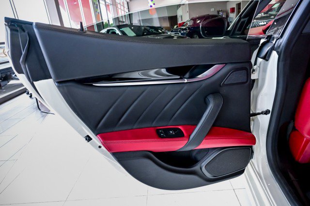 Used 2022 Maserati Ghibli Modena image 22