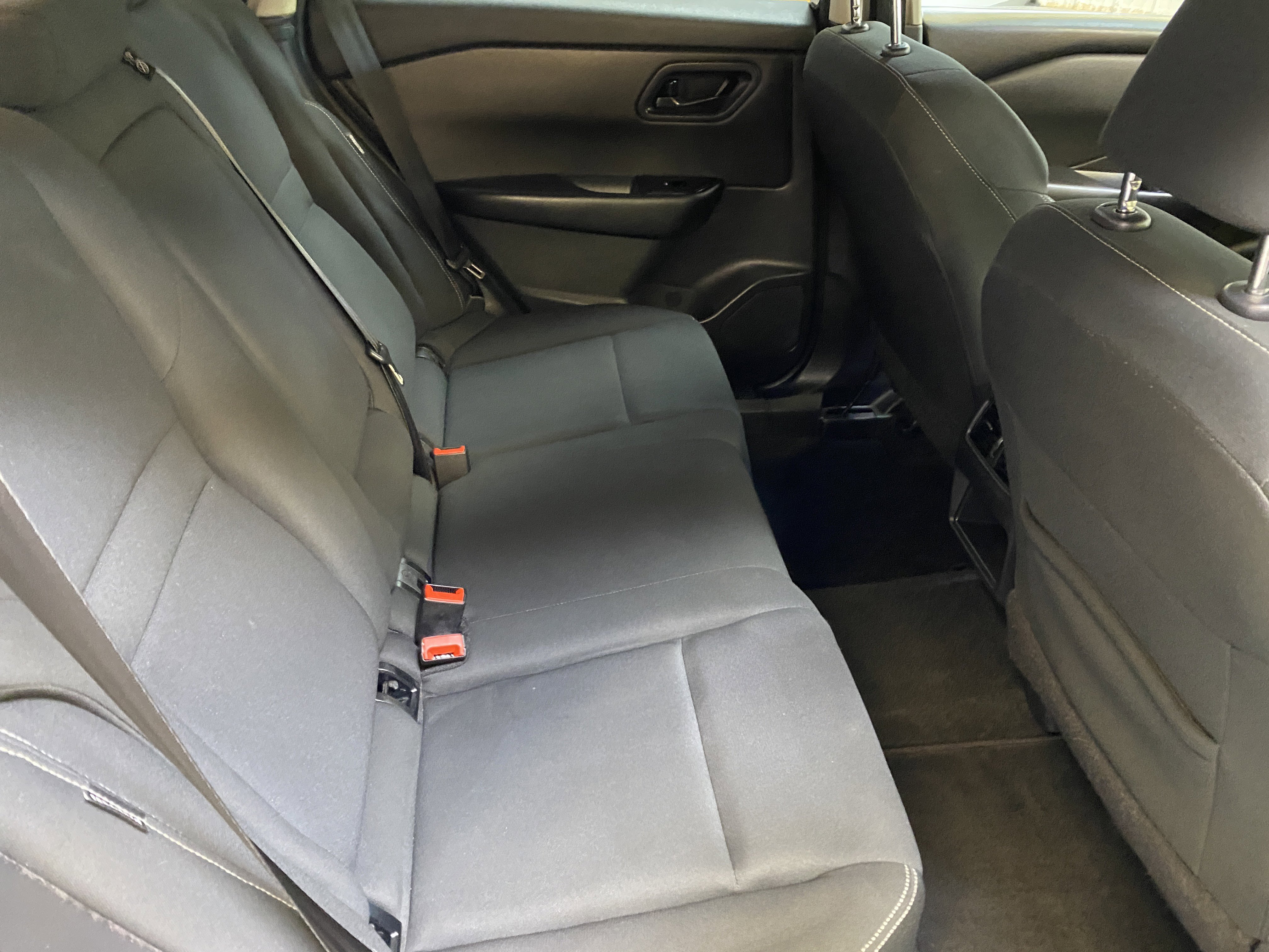 Used 2024 Nissan Rogue S image 26