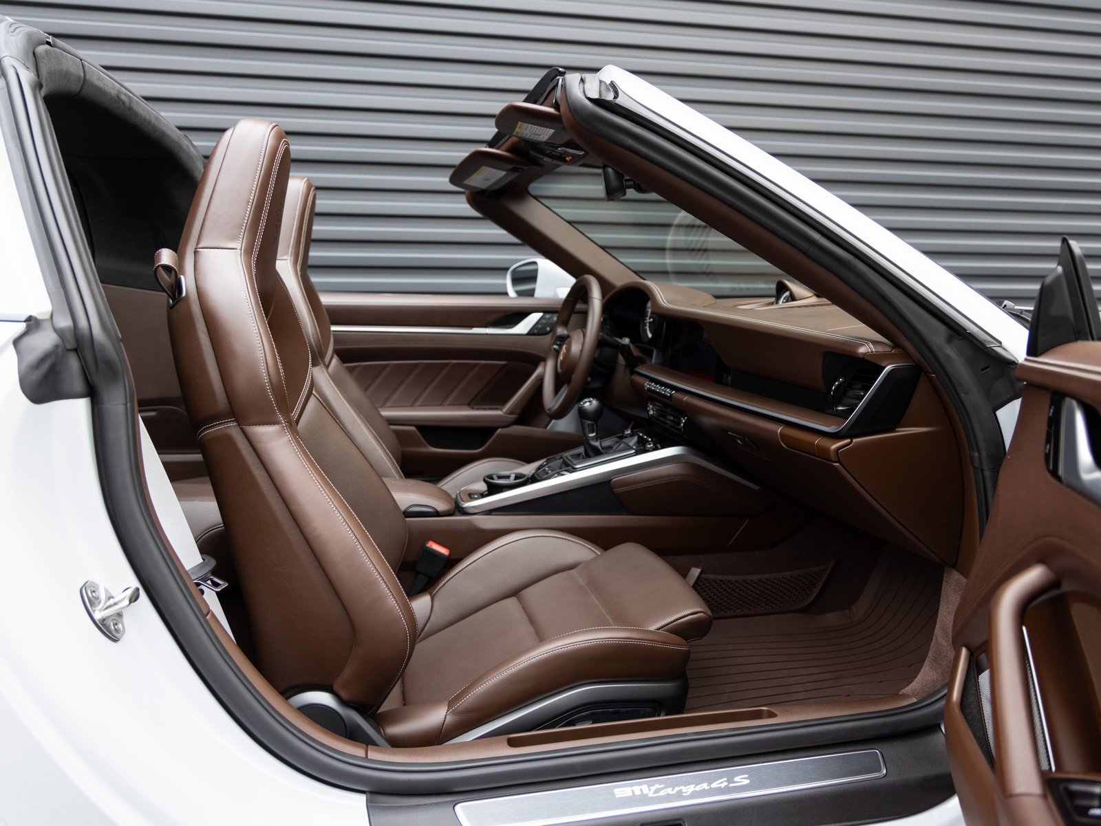 Used 2024 Porsche 911 Targa 4S w/ Premium Package image 31