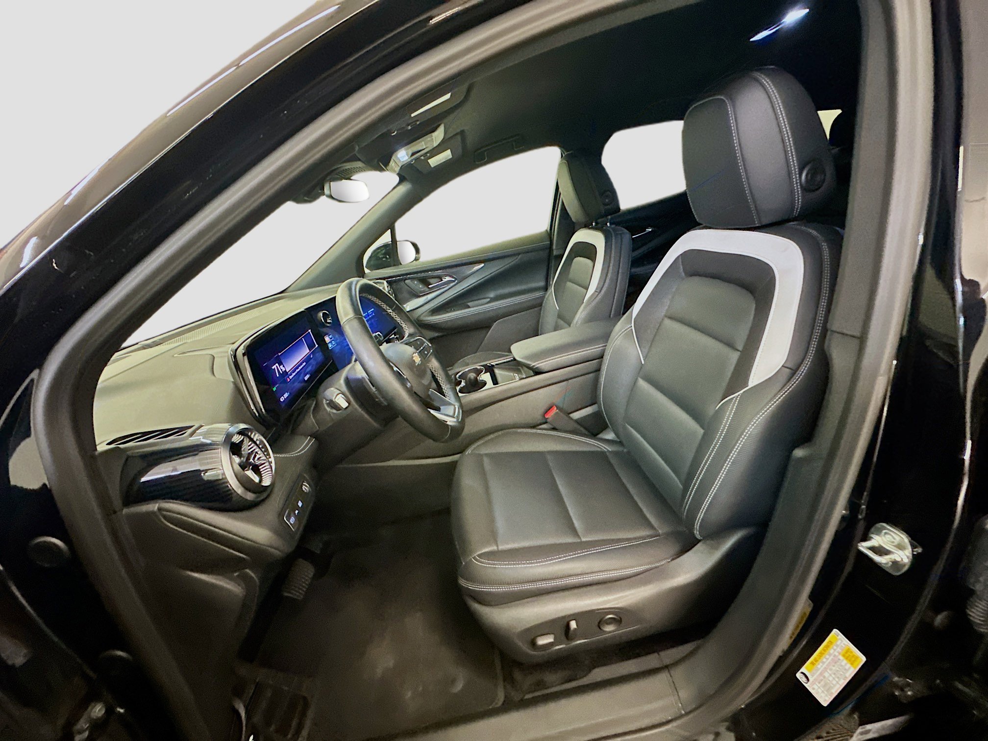 Used 2024 Chevrolet Blazer EV LT AWD/4WD image 13