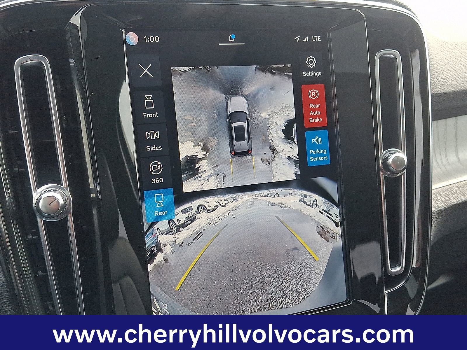 Certified 2025 Volvo XC40 B5 Ultra w/ Protection Package Premier image 19