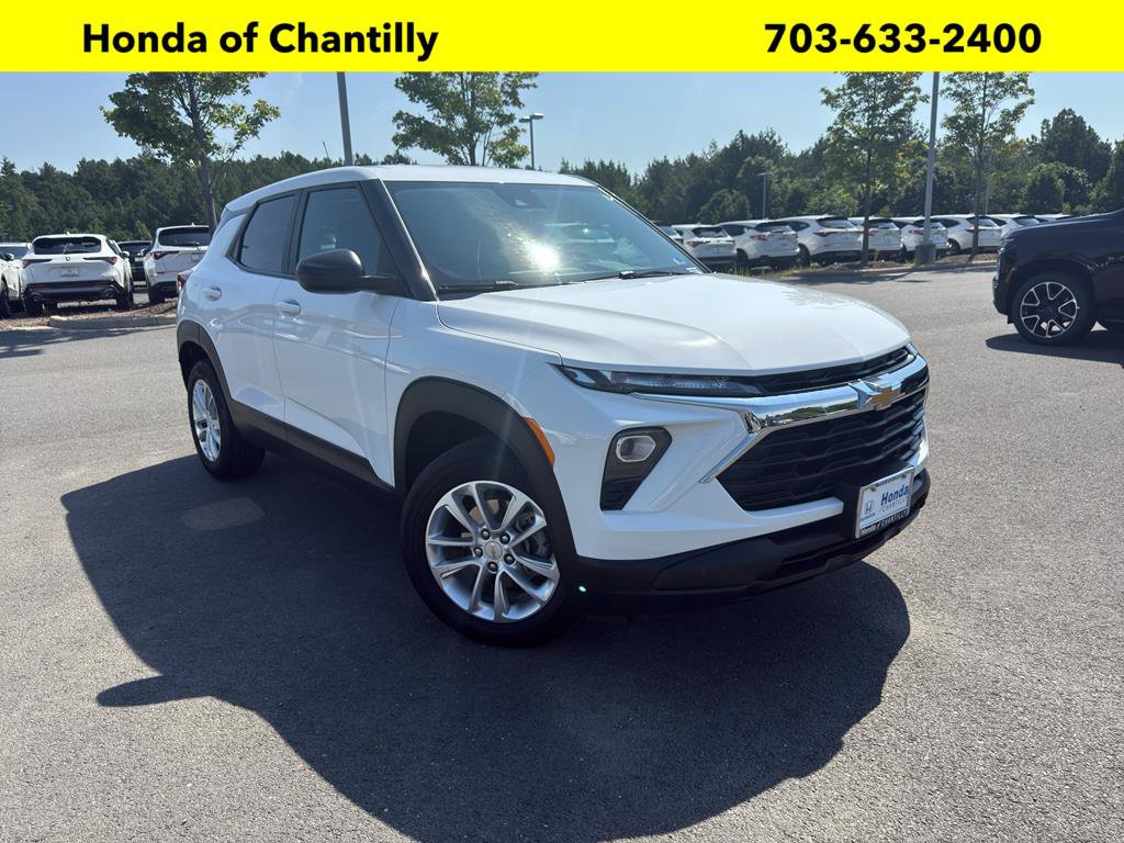 Used 2024 Chevrolet TrailBlazer LS w/ LS Convenience Package AWD/4WD image 1