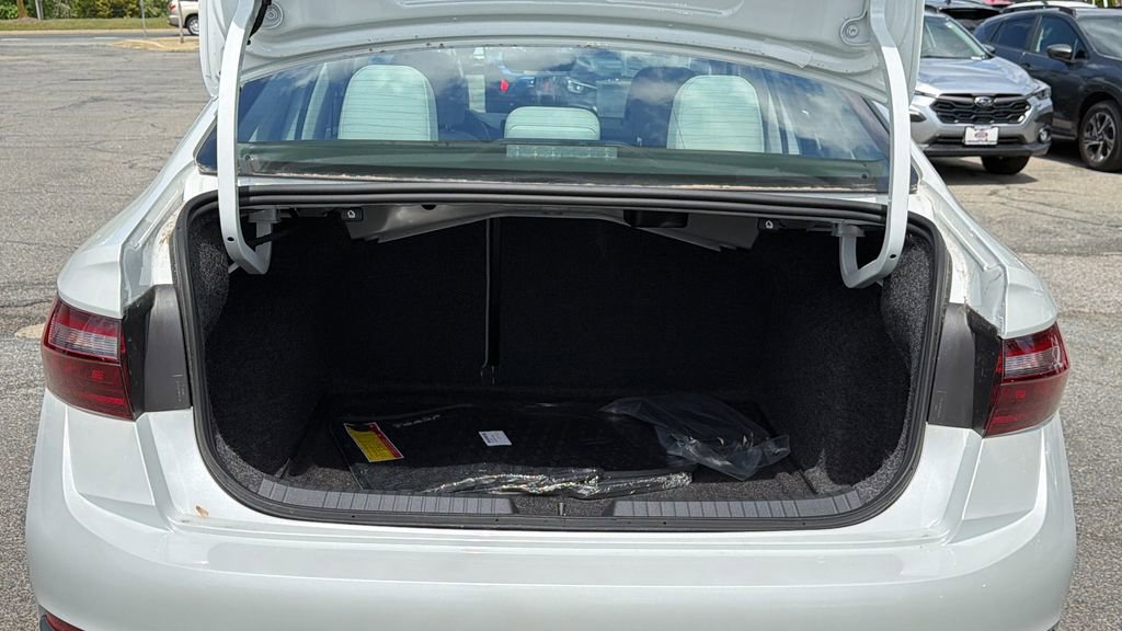 New 2026 Volkswagen Jetta SE image 11