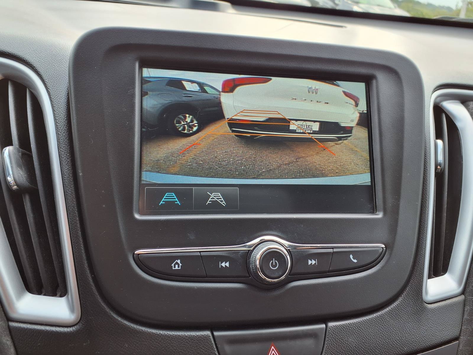 Used 2017 Chevrolet Malibu LS FWD image 9