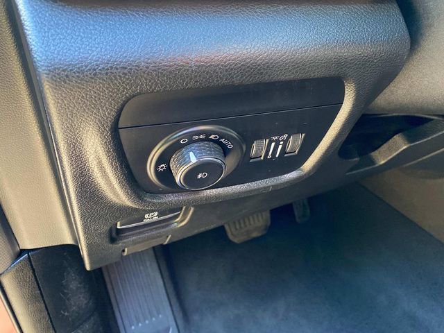 Used 2022 Jeep Grand Cherokee Limited RWD image 16