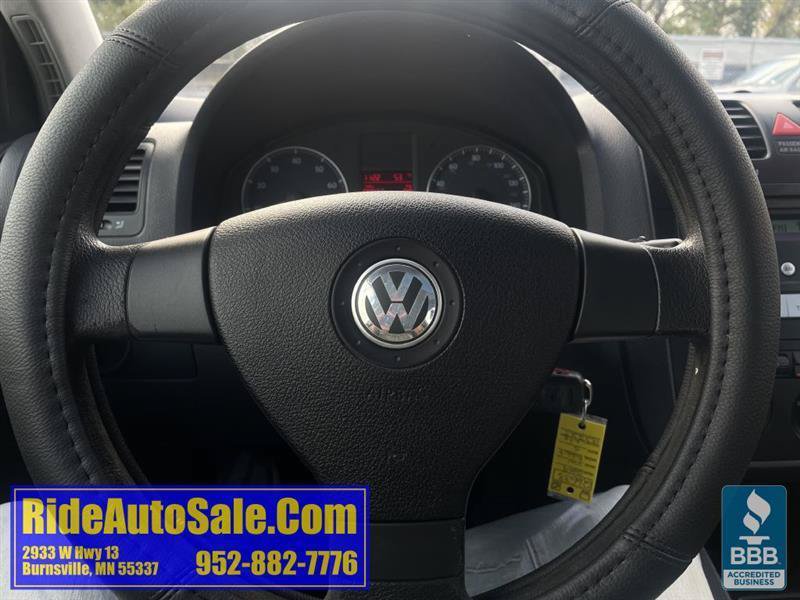 Used 2009 Volkswagen Rabbit S w/ Cold Weather Pkg FWD image 17