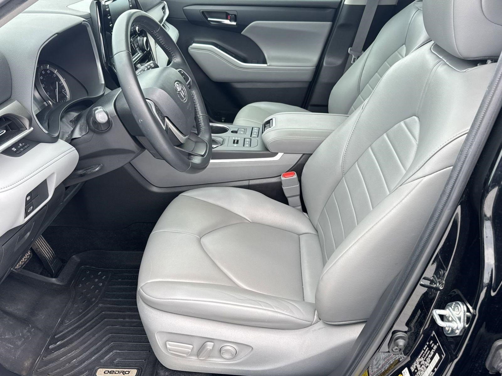 Used 2022 Toyota Highlander XLE image 5