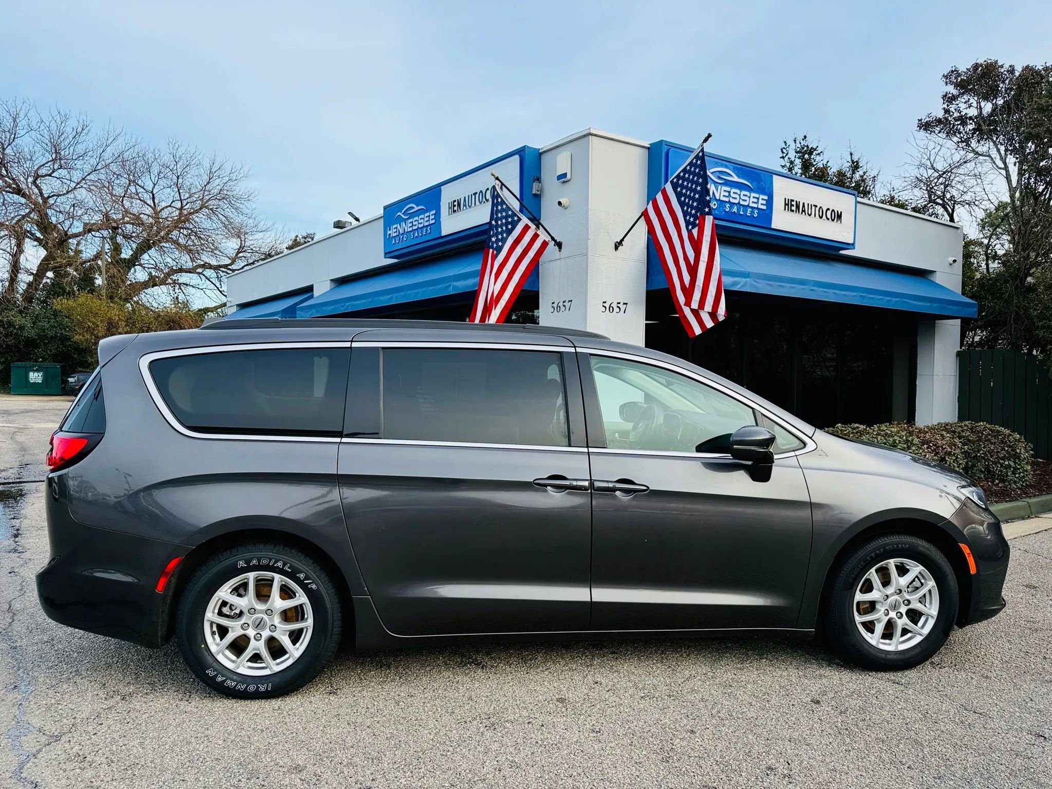 Used 2022 Chrysler Pacifica Touring-L FWD image 18