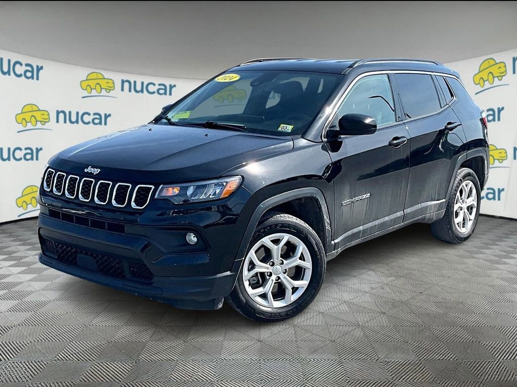 Used 2024 Jeep Compass Latitude image 3