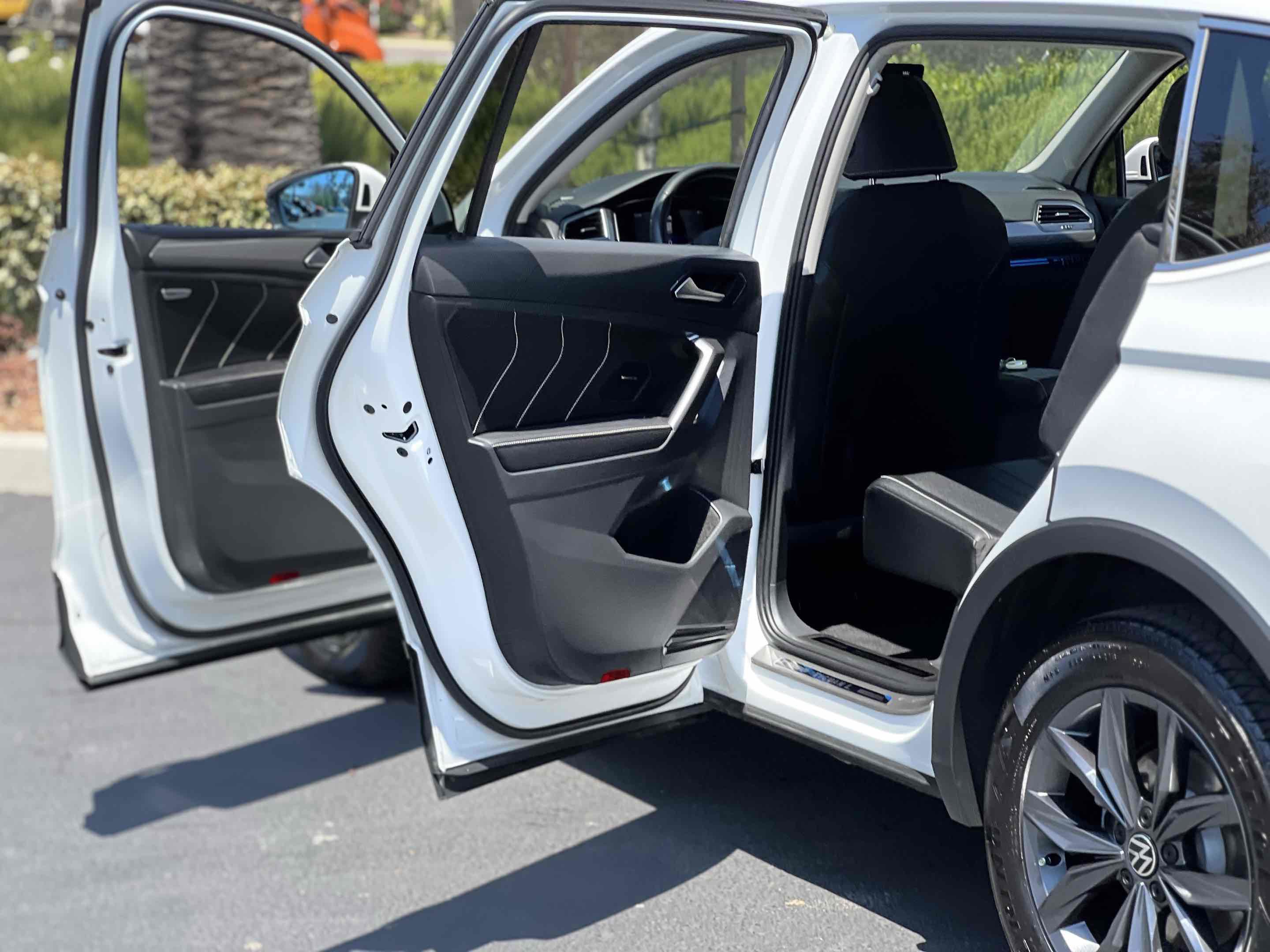 Used 2023 Volkswagen Tiguan SE w/ Panoramic Sunroof Package image 69