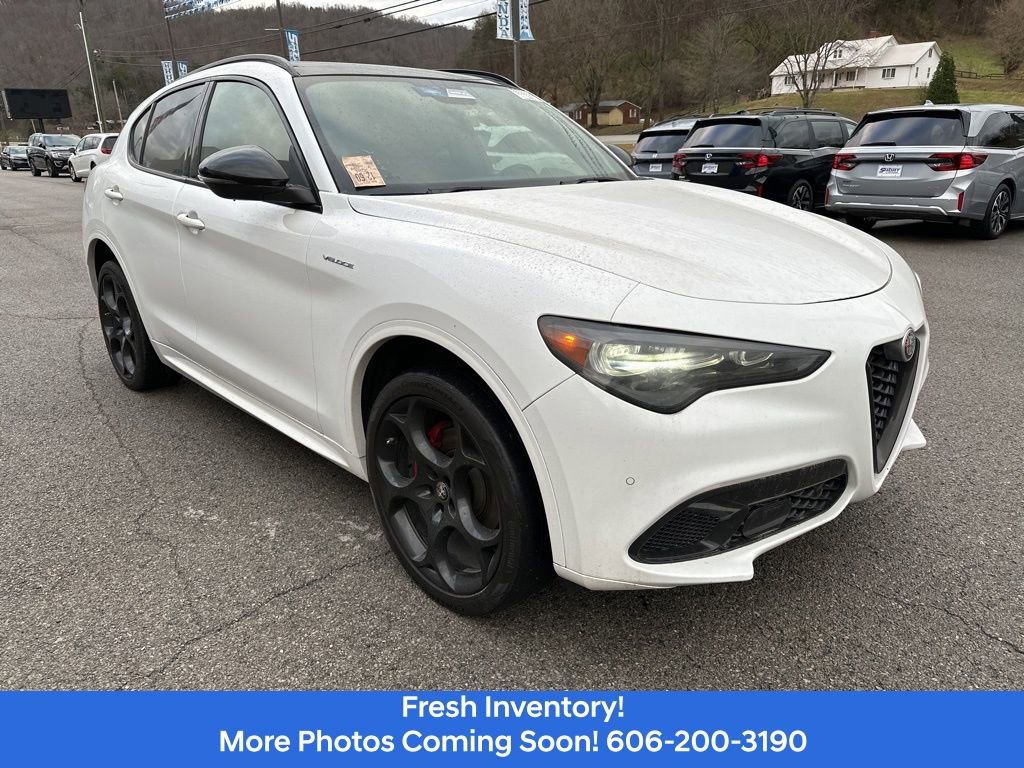 Used 2024 Alfa Romeo Stelvio Veloce image 7