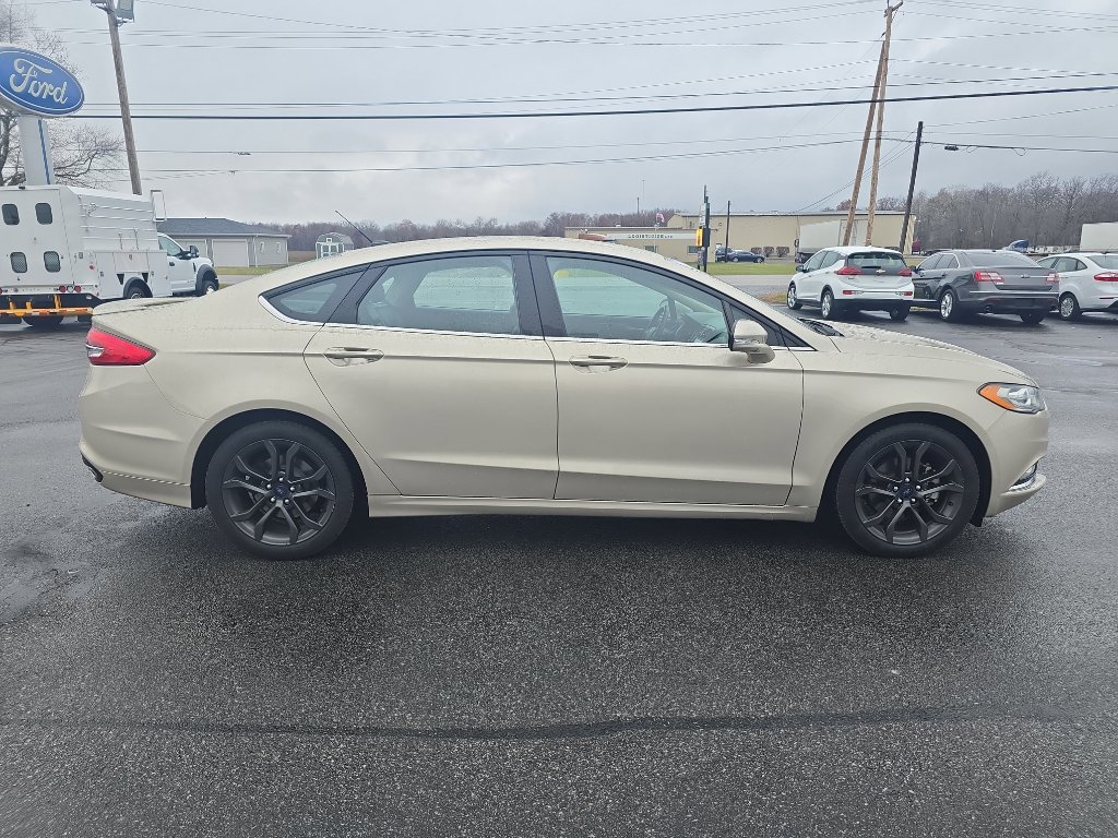 Used 2018 Ford Fusion SE image 5
