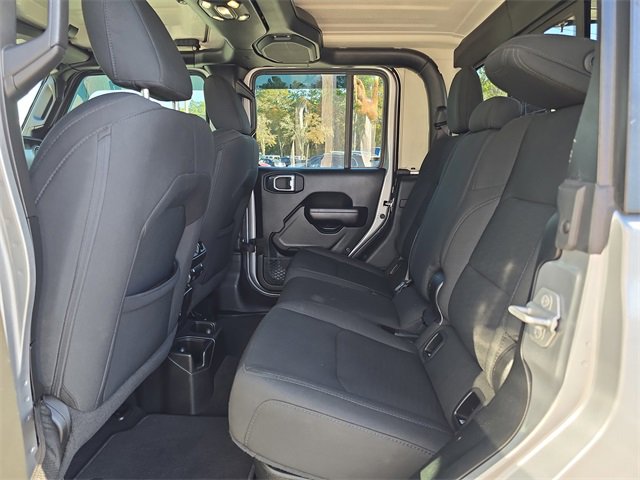 Used 2021 Jeep Gladiator Sport image 14