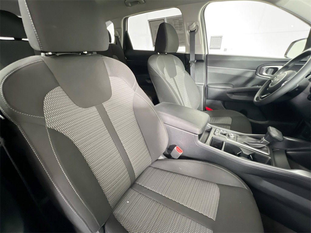 Certified 2024 Kia Sorento LX image 28