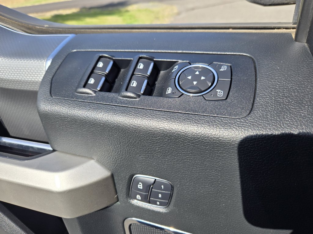 Used 2015 Ford F150 Lariat w/ Equipment Group 502A Luxury image 14