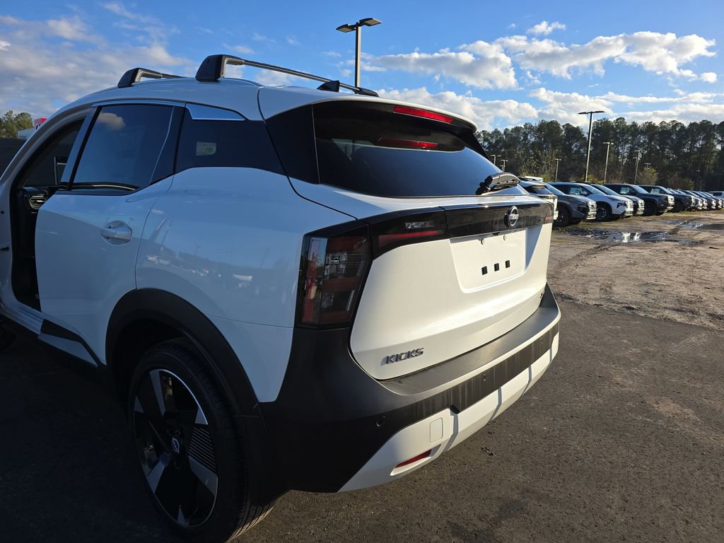 New 2026 Nissan Kicks SR w/ Cold Weather Package FWD image 36