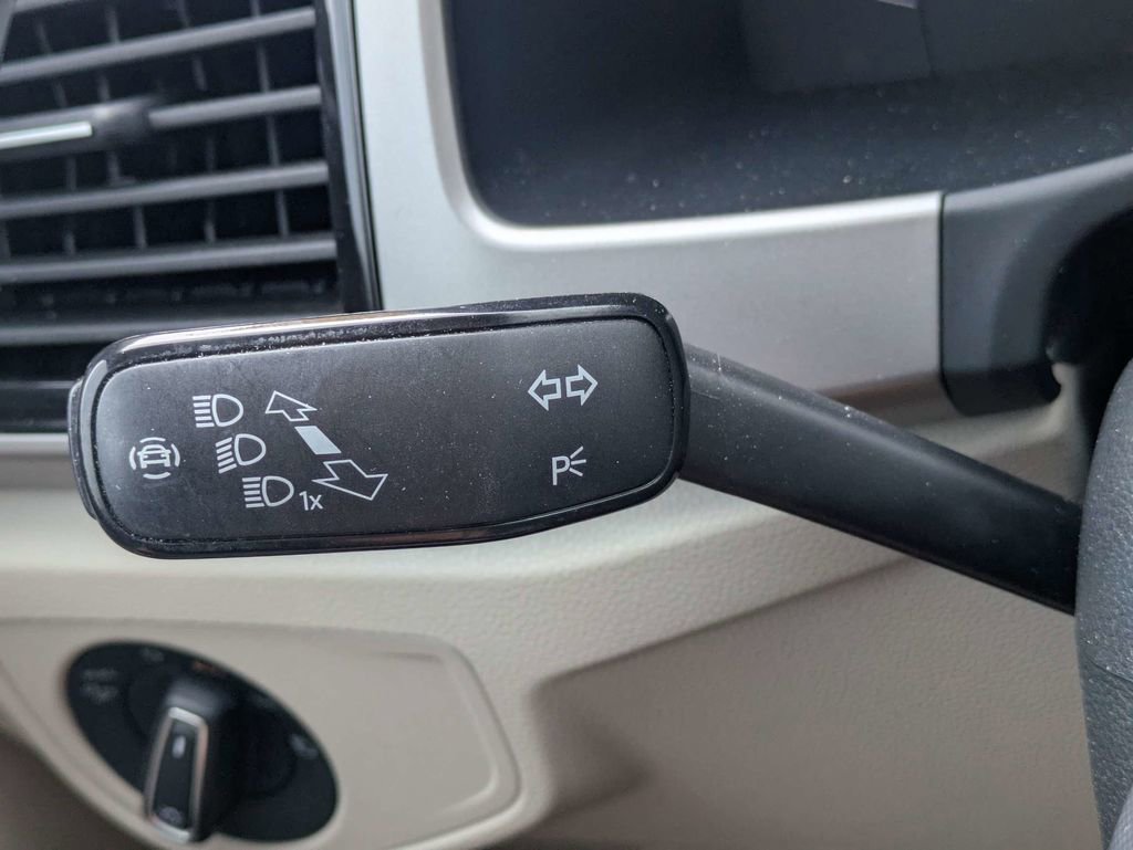 Used 2021 Volkswagen Atlas SEL FWD image 27