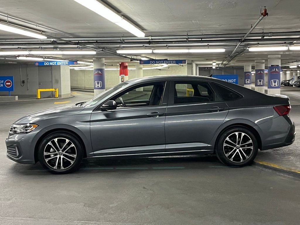 Used 2023 Volkswagen Jetta Sport image 30