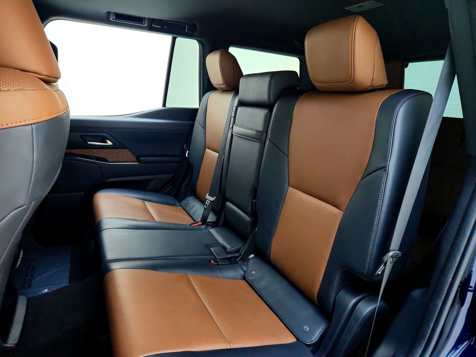 Used 2024 Lexus GX 550 w/ Accessory Package (31) image 22