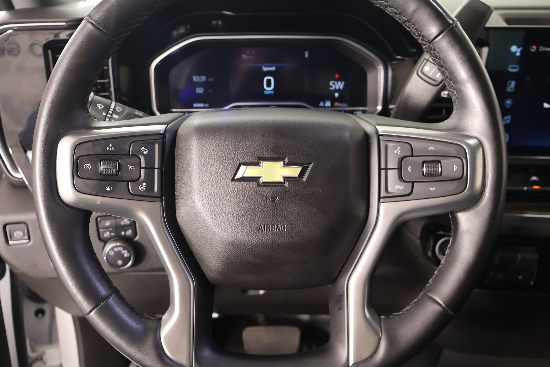 Used 2023 Chevrolet Silverado 1500 LT w/ Safety Package AWD/4WD image 3