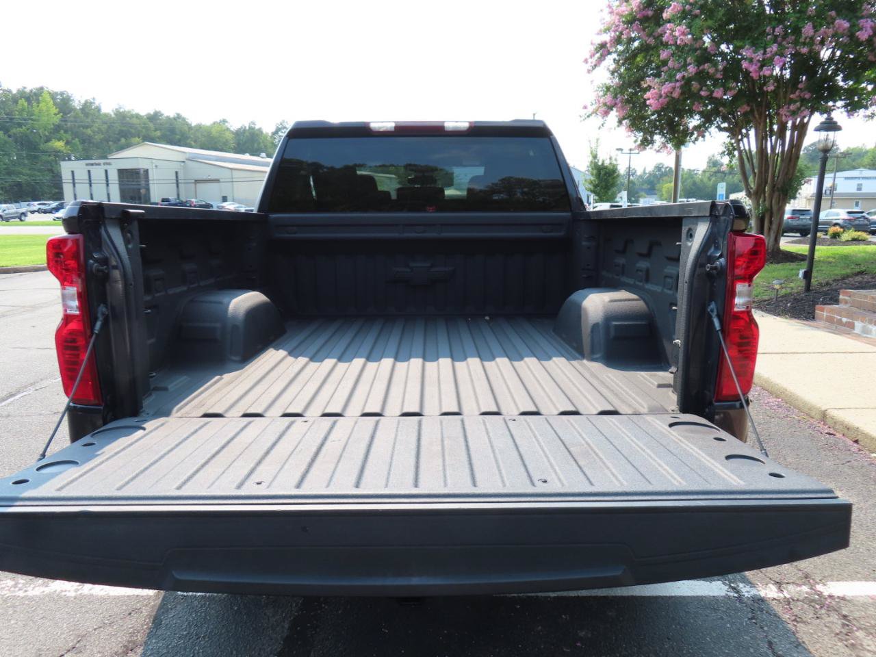 Used 2023 Chevrolet Silverado 1500 LT w/ Protection Package AWD/4WD image 7
