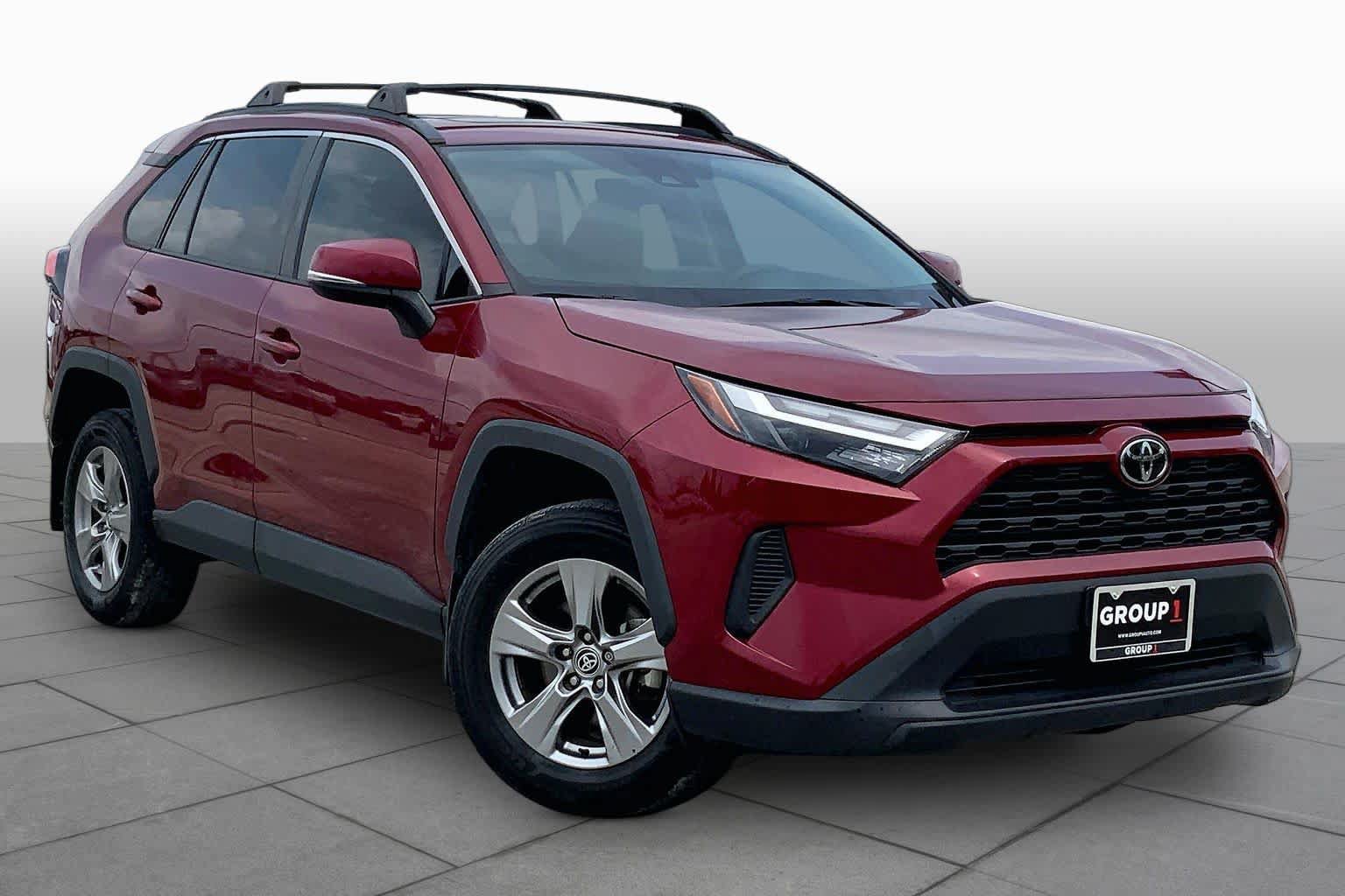 Used 2023 Toyota RAV4 XLE w/ Convenience Package FWD image 3