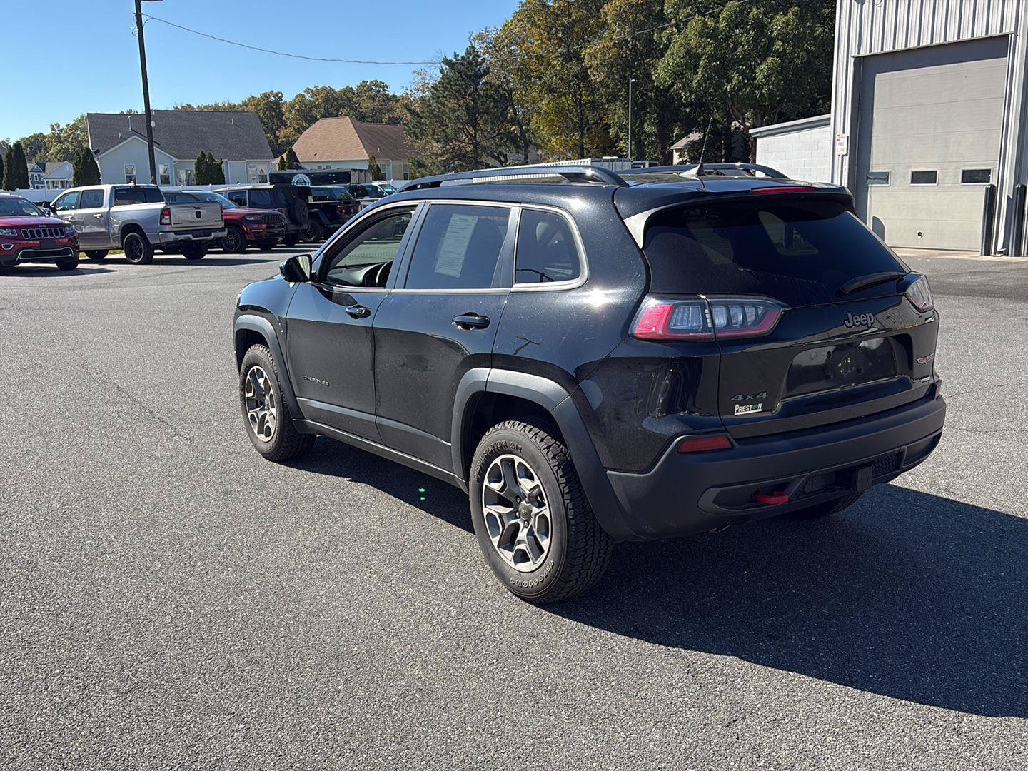 Used 2022 Jeep Cherokee Trailhawk w/ Premium Leather Package AWD/4WD image 17