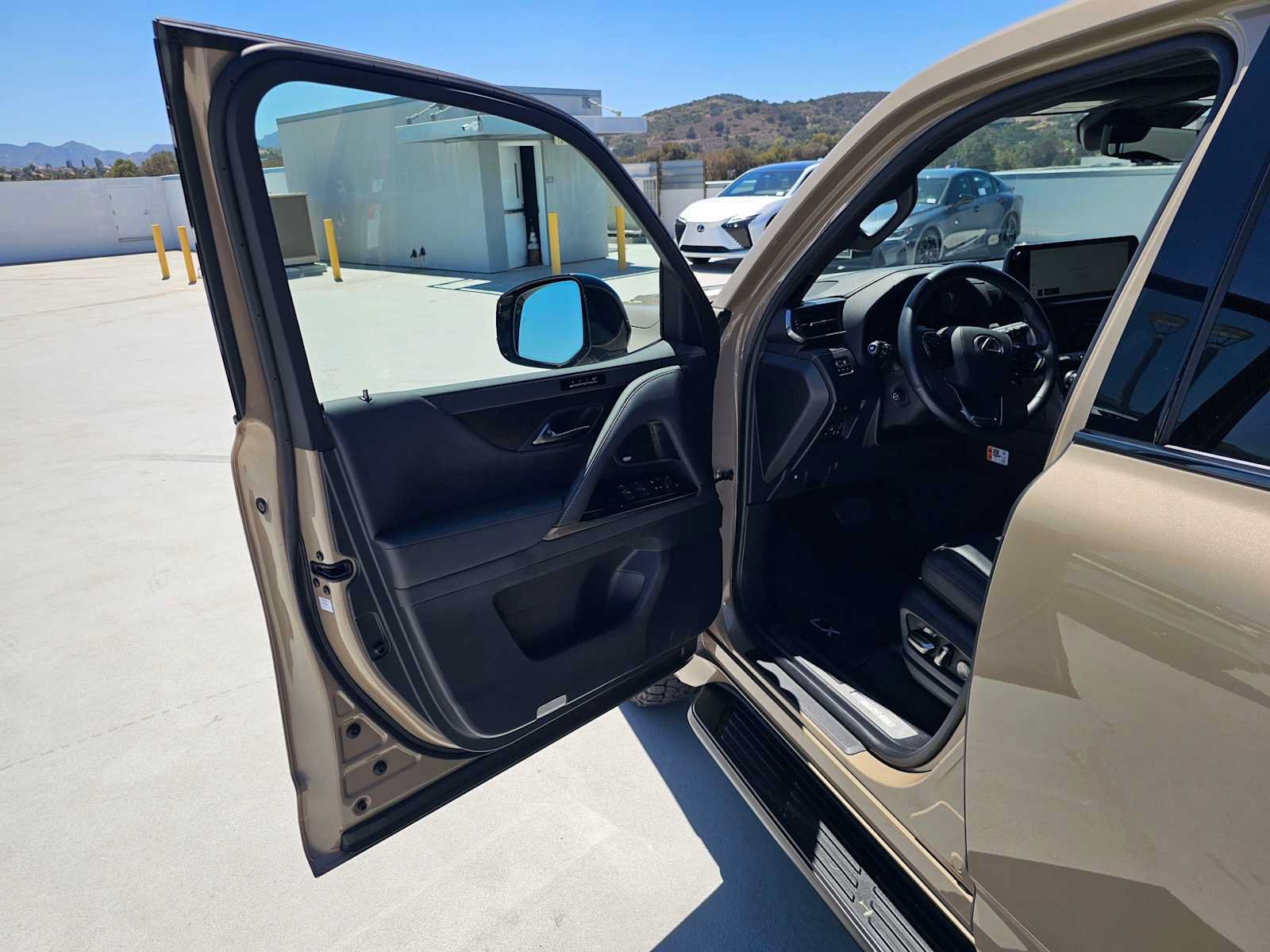 Certified 2025 Lexus LX 700h Overtrail AWD/4WD image 20