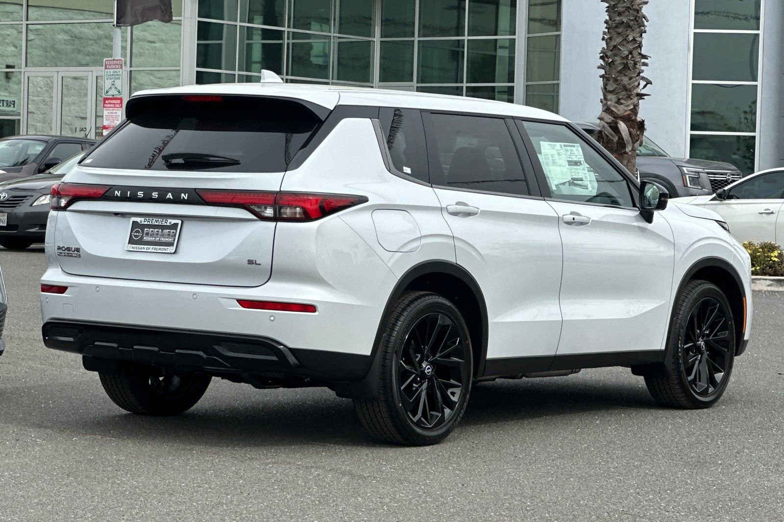 New 2026 Nissan Rogue SL image 4