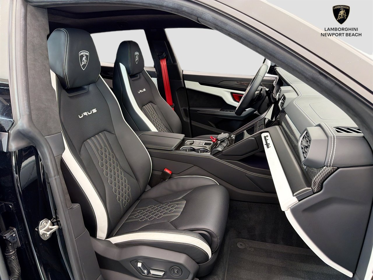Used 2024 Lamborghini Urus S AWD/4WD image 56