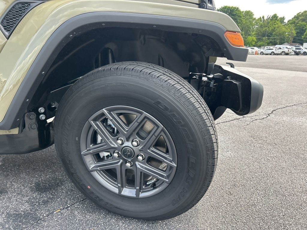 New 2026 Jeep Gladiator Sport AWD/4WD image 32