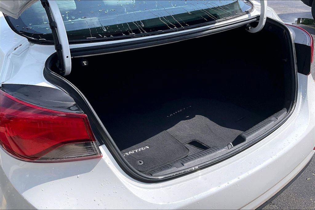 Used 2015 Hyundai Elantra SE FWD image 31