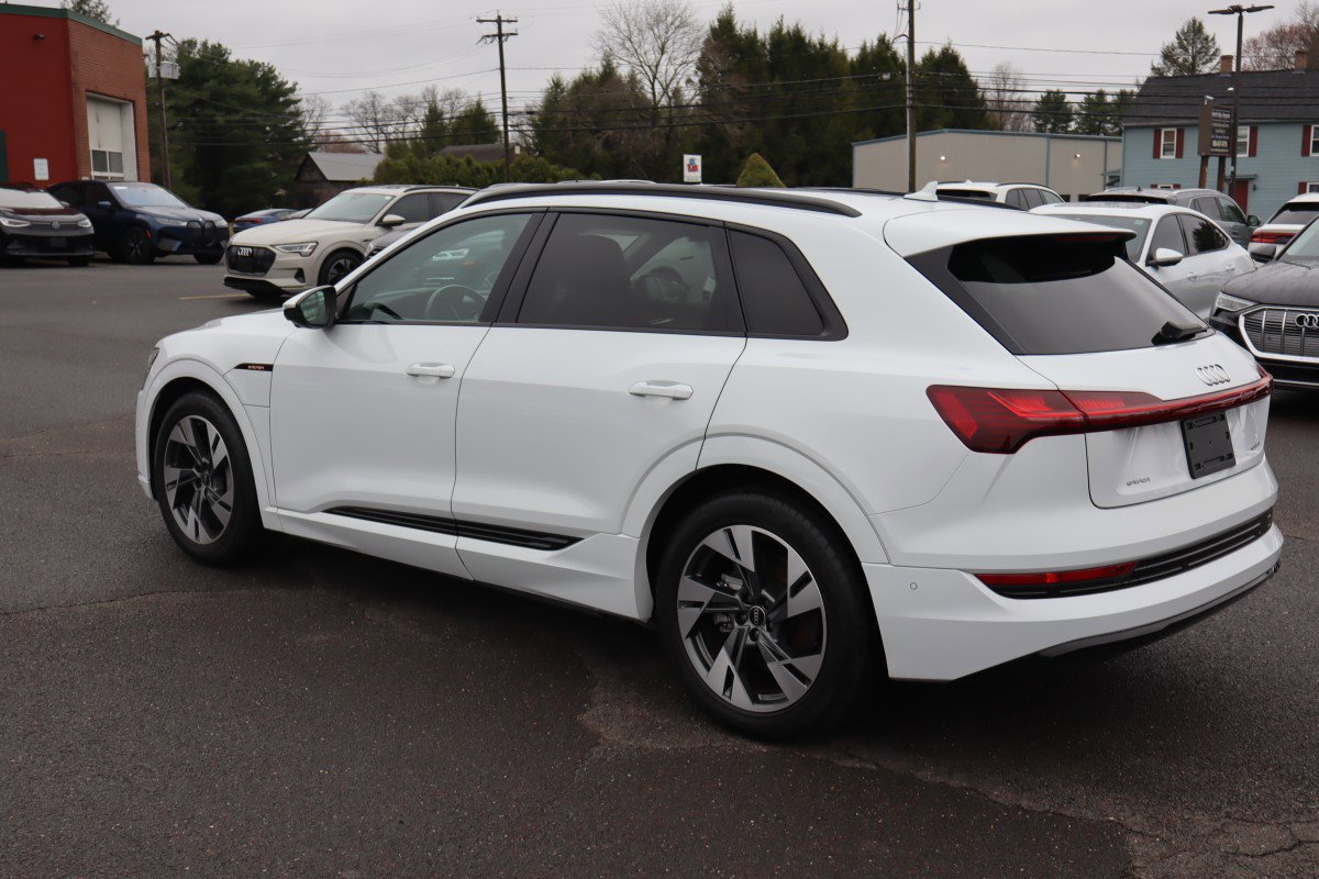 Used 2021 Audi e-tron Premium w/ Convenience Plus Package image 7