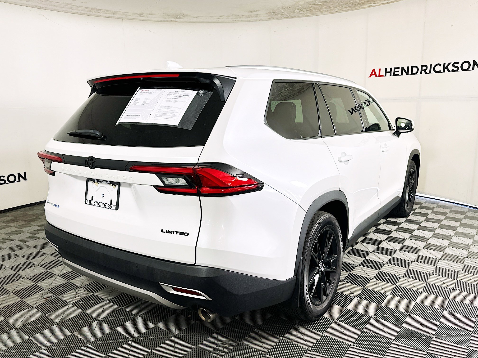 Used 2024 Toyota Grand Highlander AWD Hybrid image 3