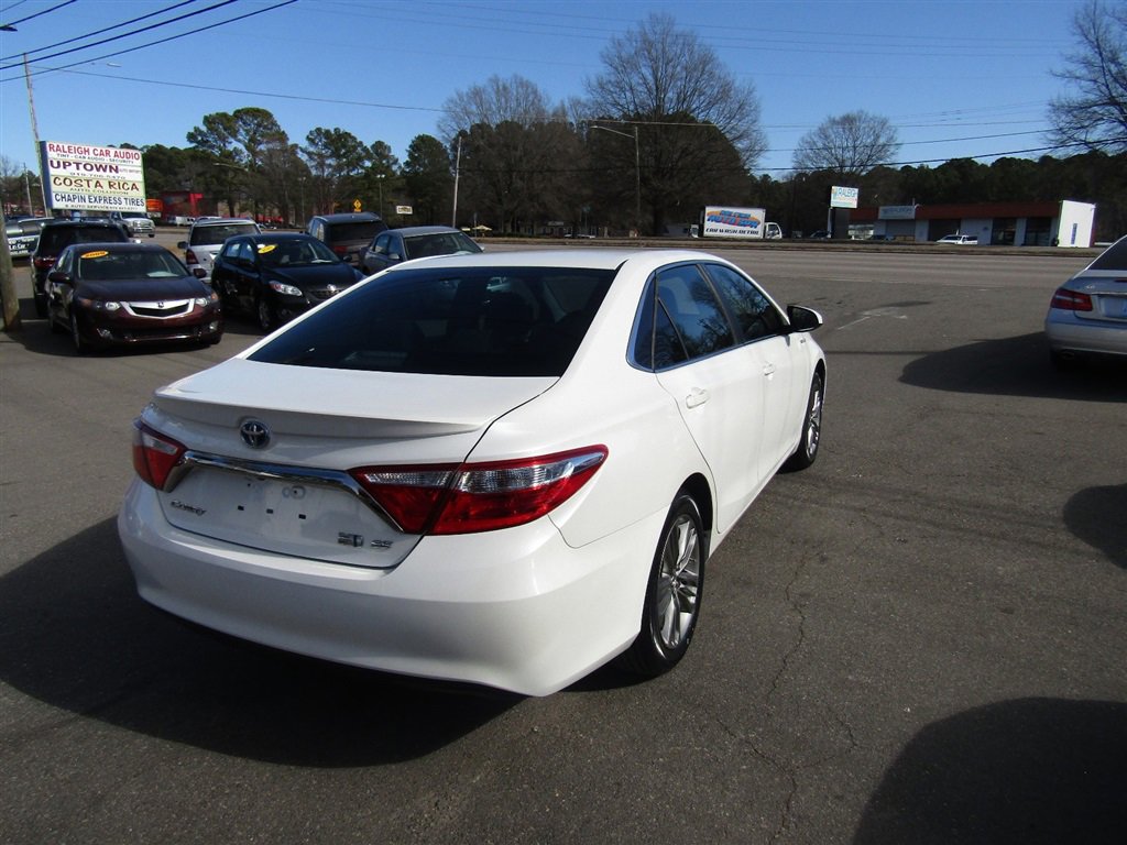 Used 2017 Toyota Camry SE image 8