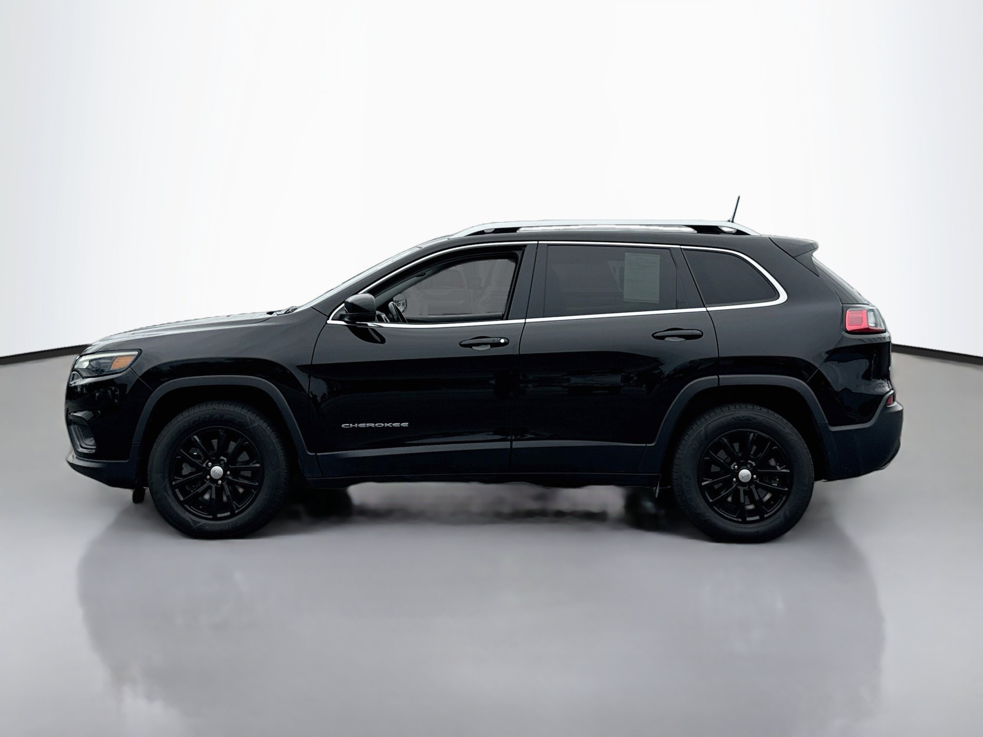 Used 2021 Jeep Cherokee Latitude Lux w/ Sun & Sound Group AWD/4WD image 4