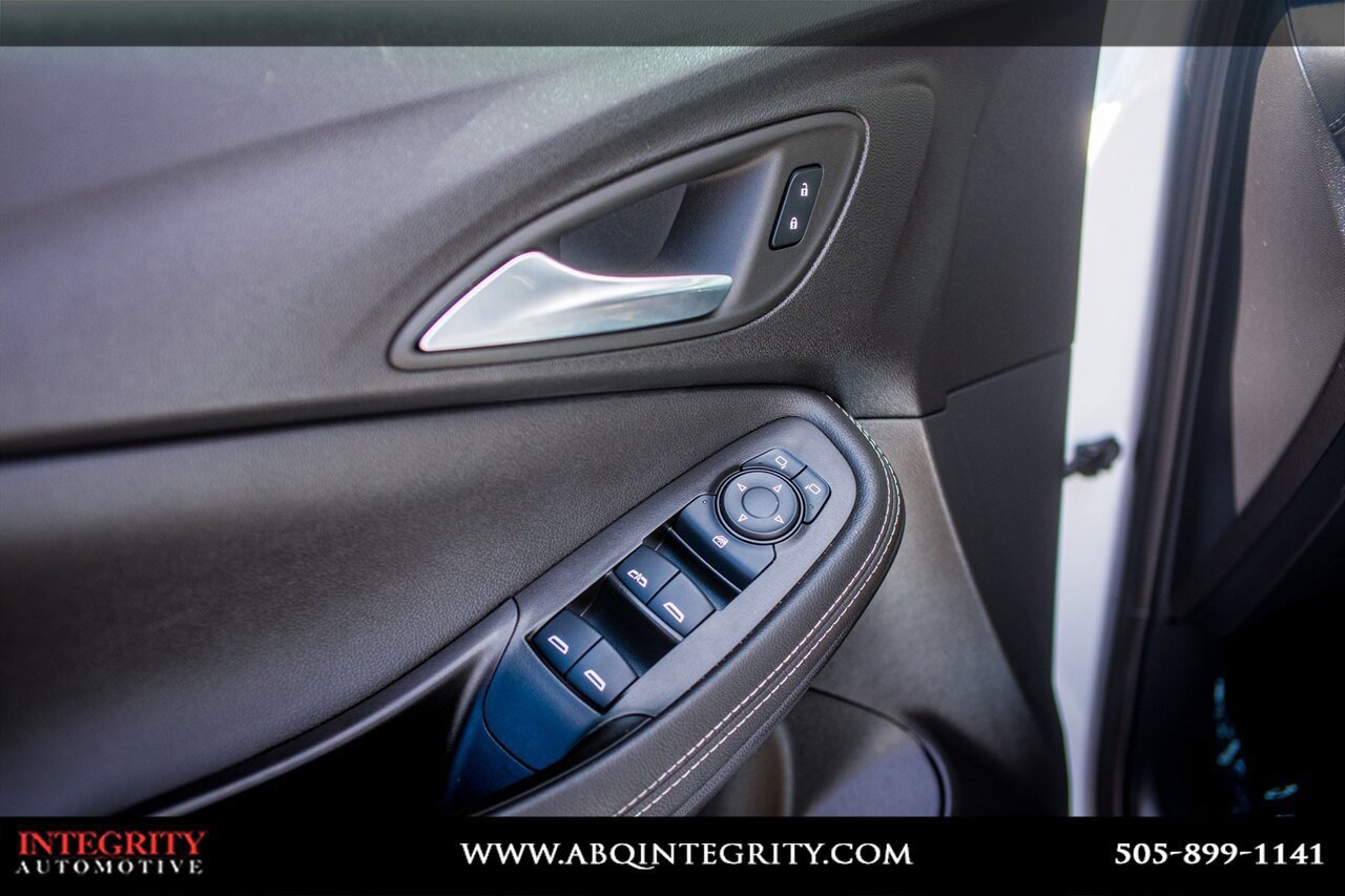 Used 2024 Buick Encore GX Sport Touring image 13