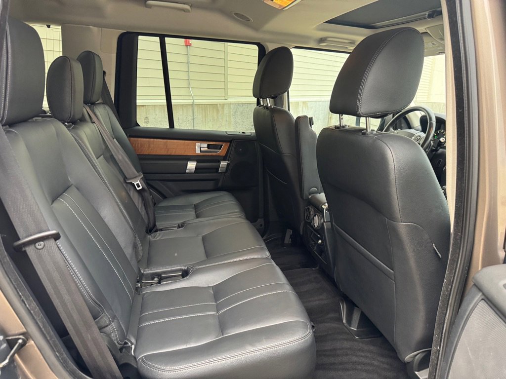 Used 2015 Land Rover LR4 HSE AWD/4WD image 31