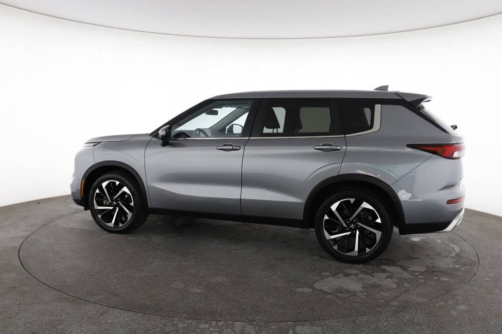 Used 2024 Mitsubishi Outlander SE image 8