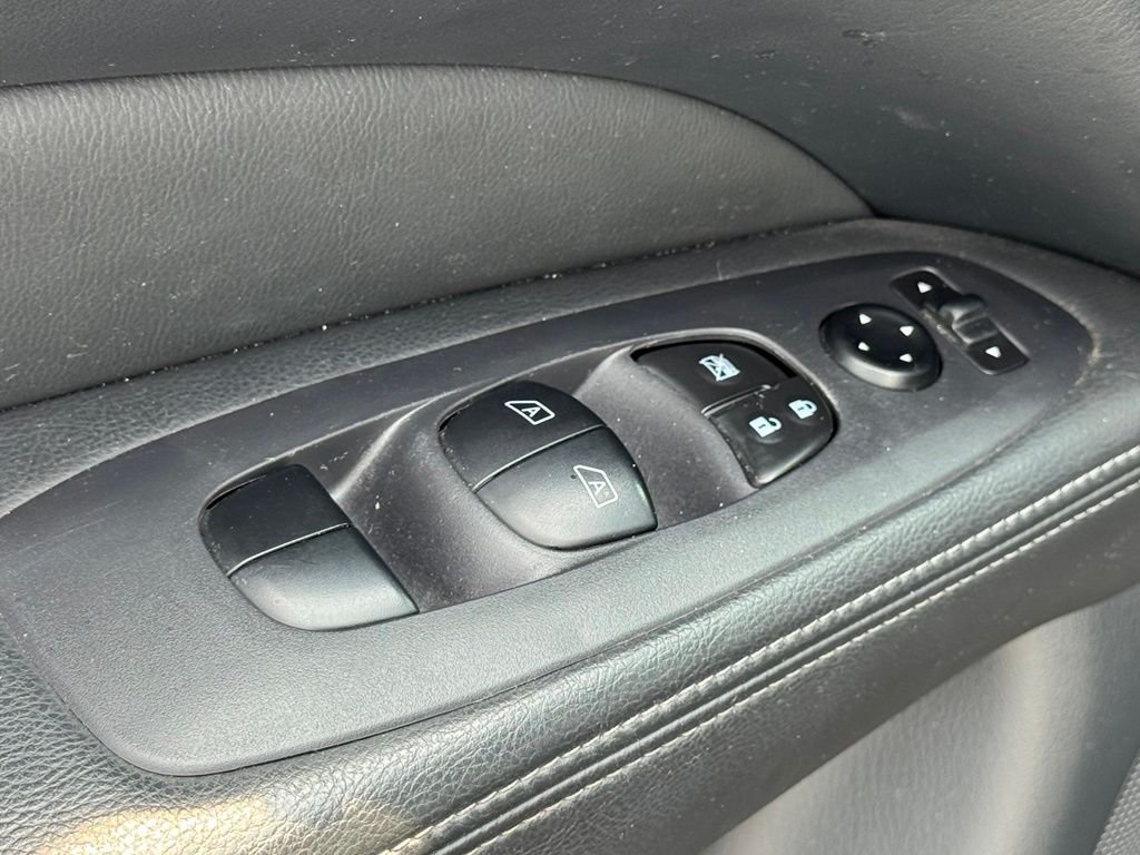 Used 2019 Nissan Pathfinder SL FWD image 20