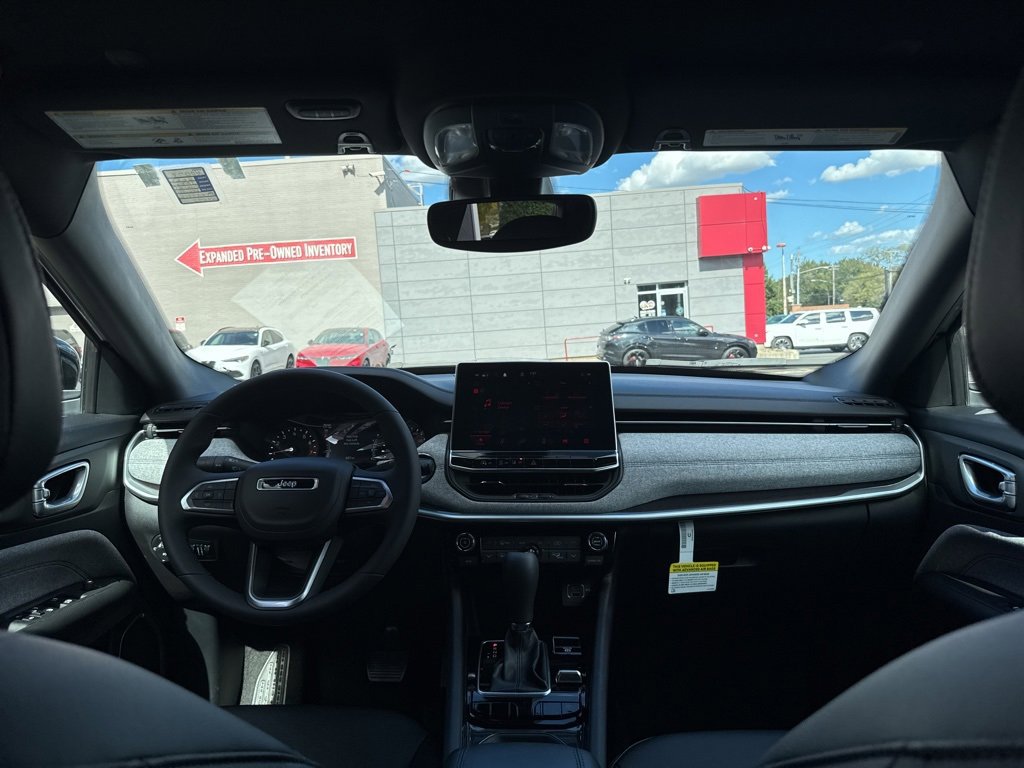 Used 2023 Jeep Compass Latitude w/ Convenience Group image 29