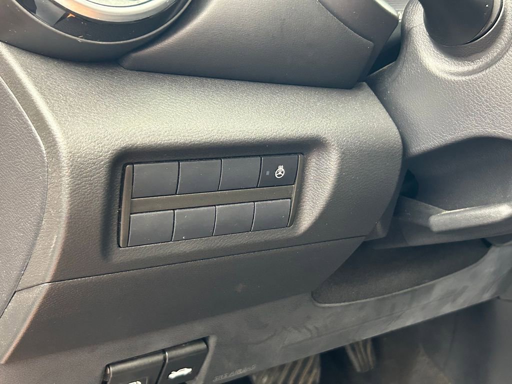 Used 2023 Nissan Kicks SR w/ SR Premium Package FWD image 16