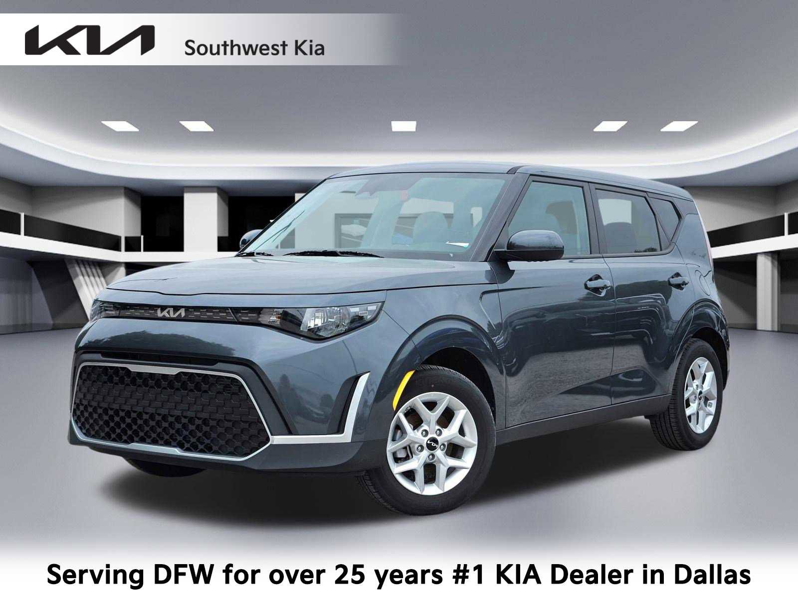 Used 2025 Kia Soul LX FWD image 1