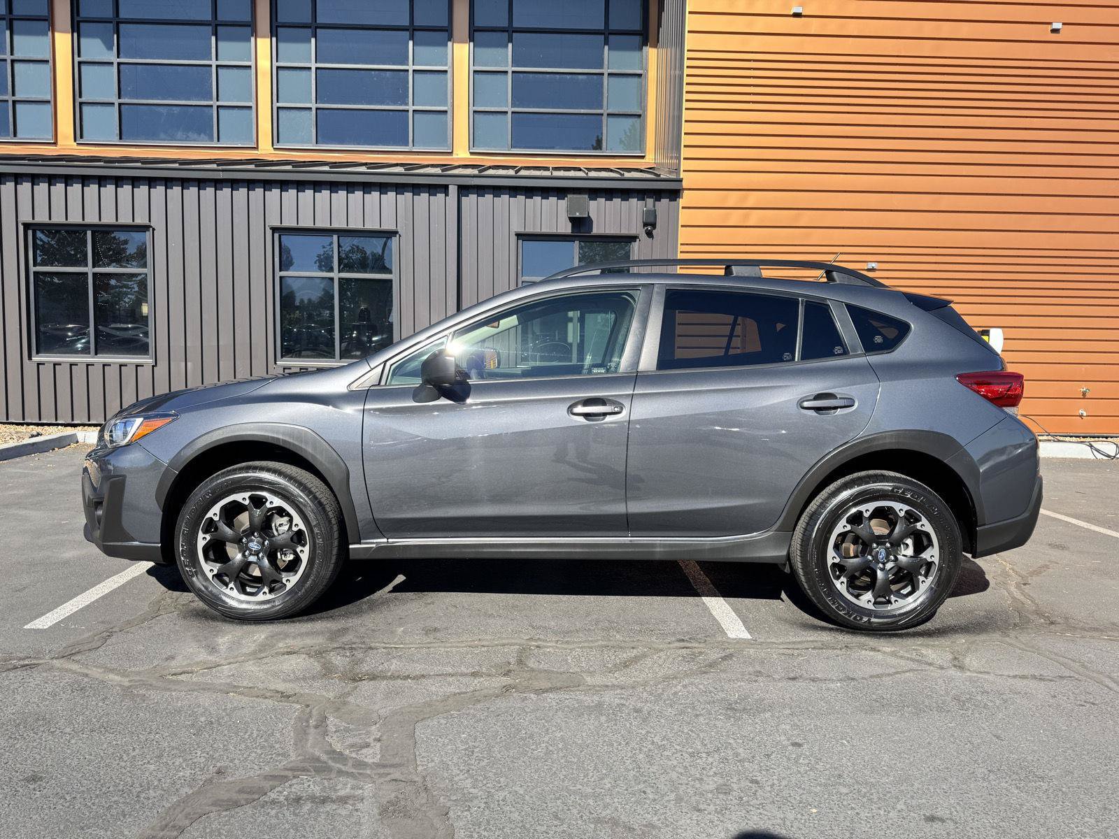 Used 2021 Subaru Crosstrek 2.0i AWD/4WD image 2