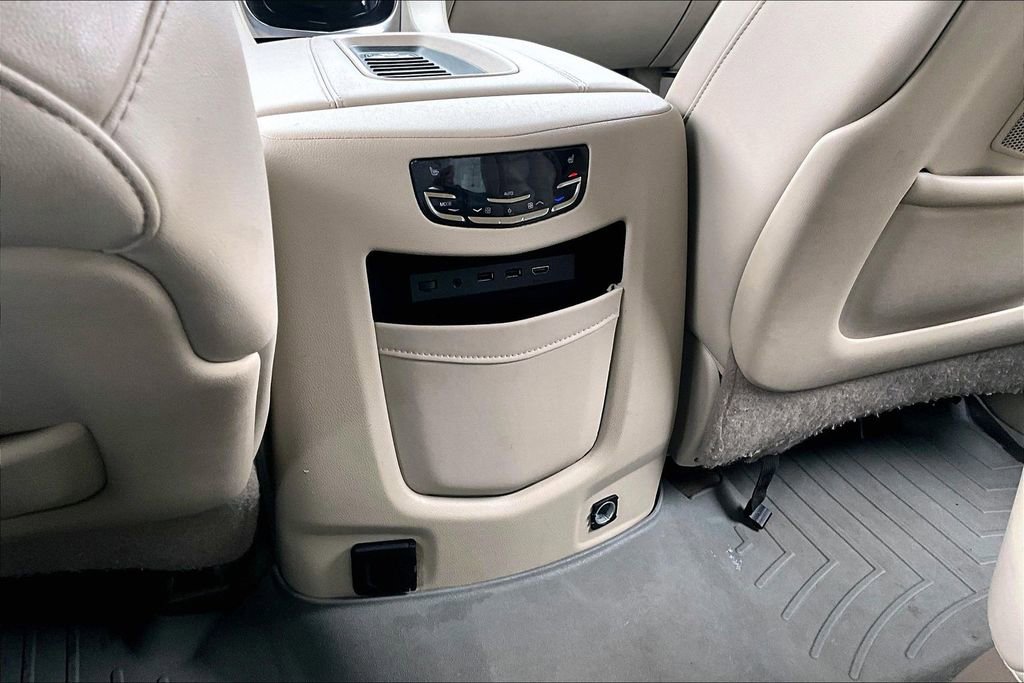 Used 2019 Cadillac Escalade Luxury image 33
