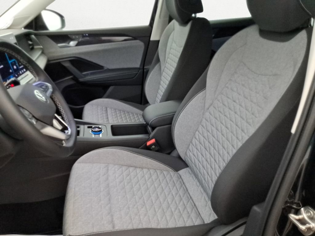 Certified 2025 Volkswagen Tiguan S FWD image 12