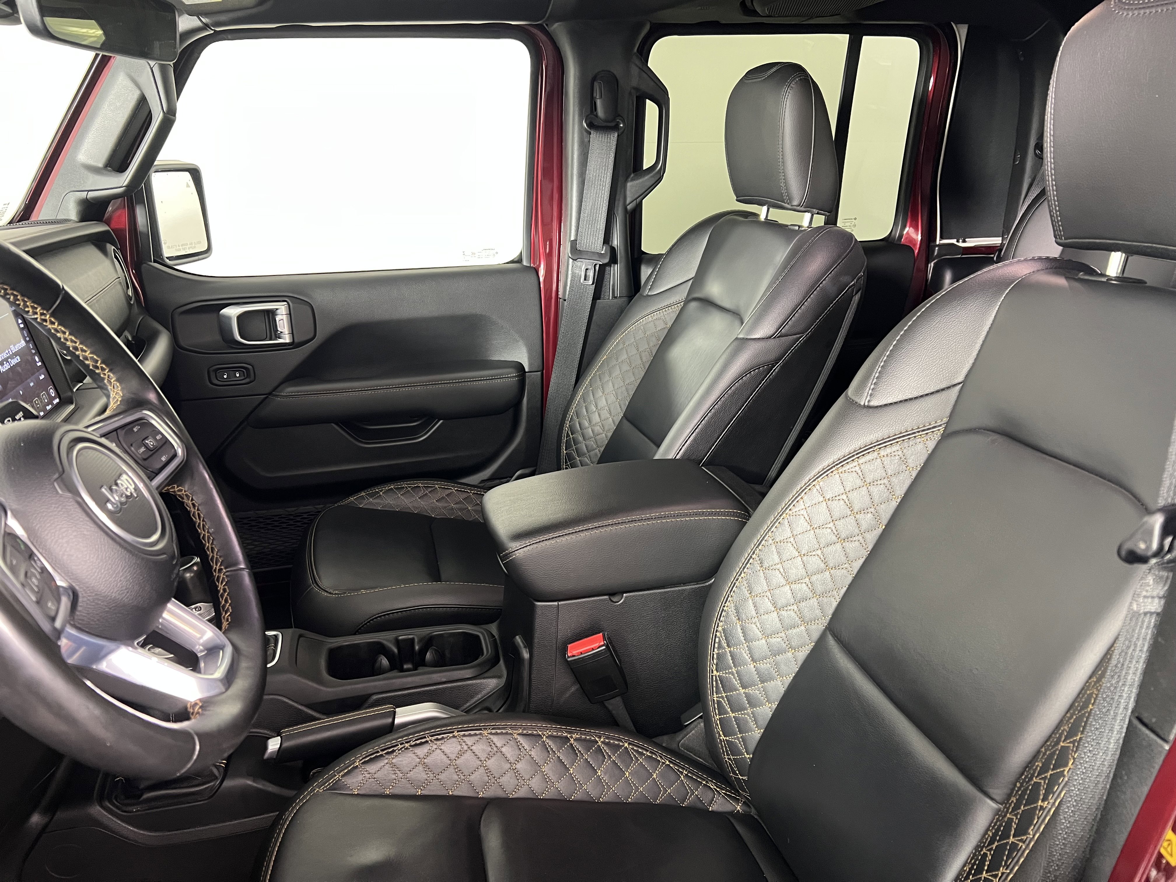 Used 2021 Jeep Gladiator Overland image 15