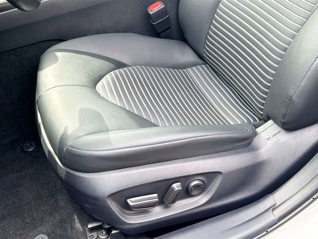 Used 2024 Toyota Camry SE image 16