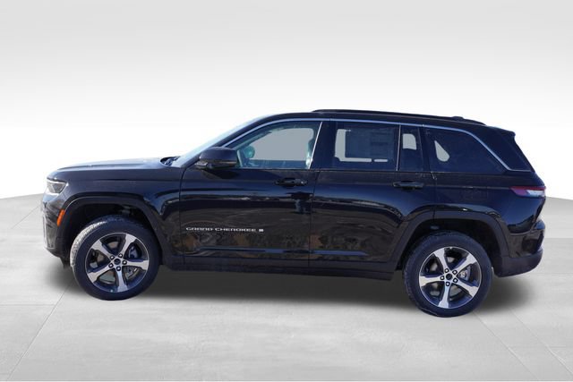 New 2026 Jeep Grand Cherokee Limited w/ Trailer Tow Package AWD/4WD image 6